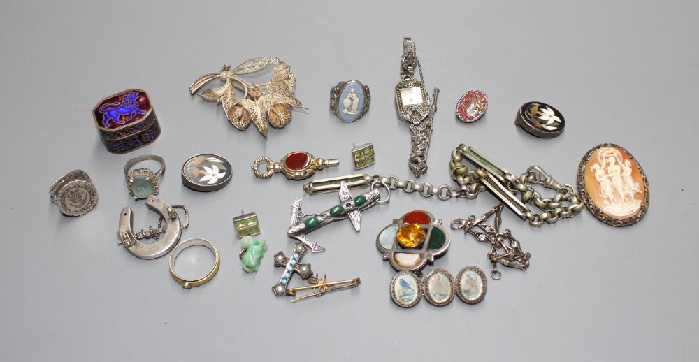 A group of 19th / 20th century jewellery, including pair of pietra dura ear clips, enamel pill box etc.